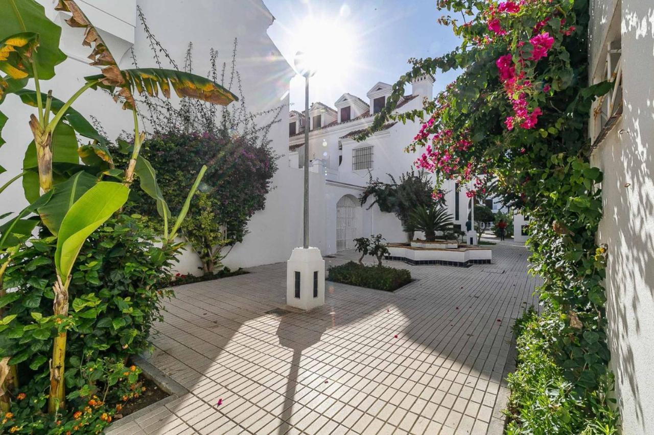 Sur Suites Castillo Fuengirola Exterior photo